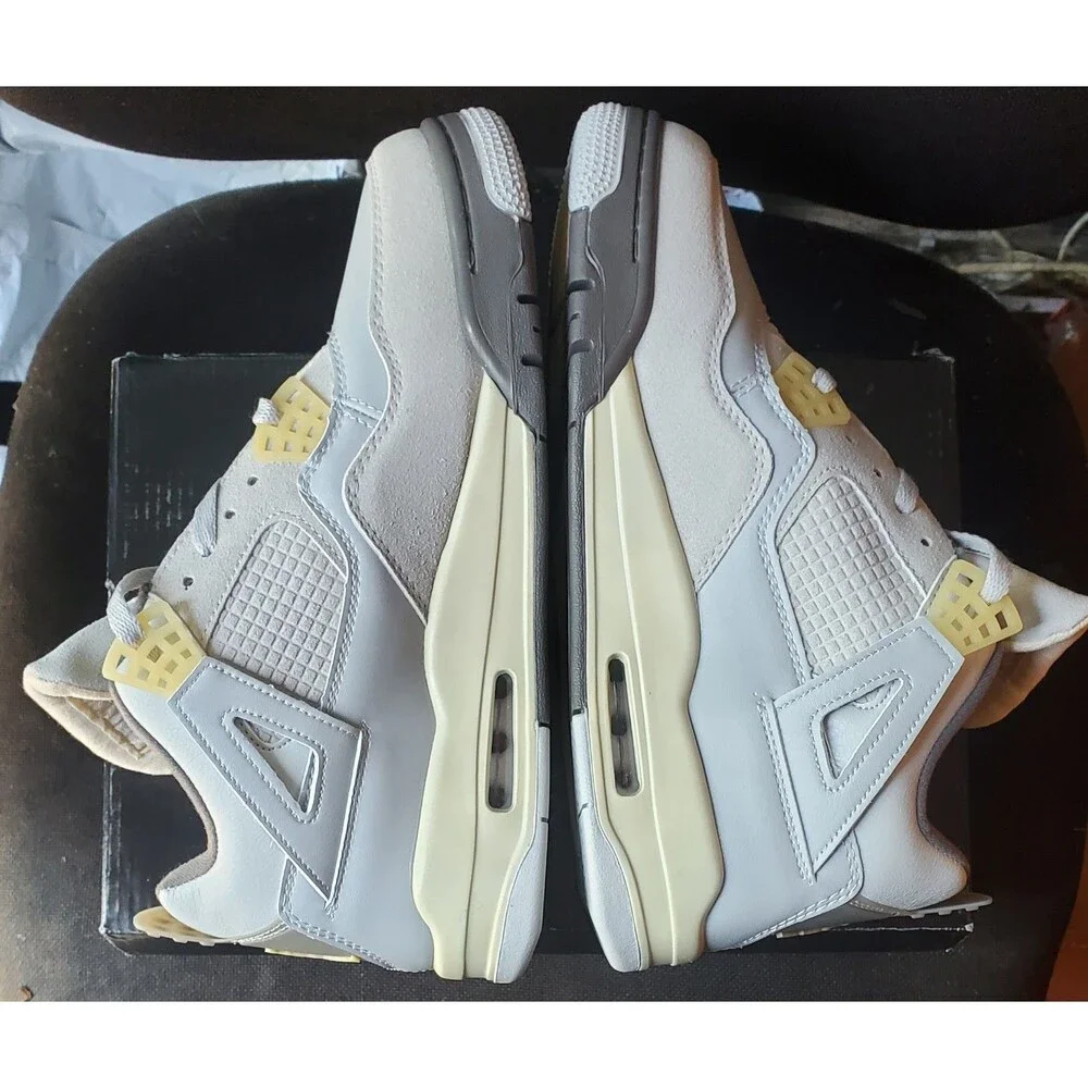 Air Jordan 4 Retro SE Craft Photon Dust. Size 10